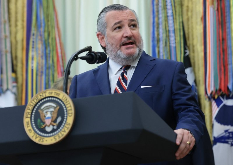 Američki senator Trumpu: 'Hvala što ste riješili taj smiješni crveni karton'