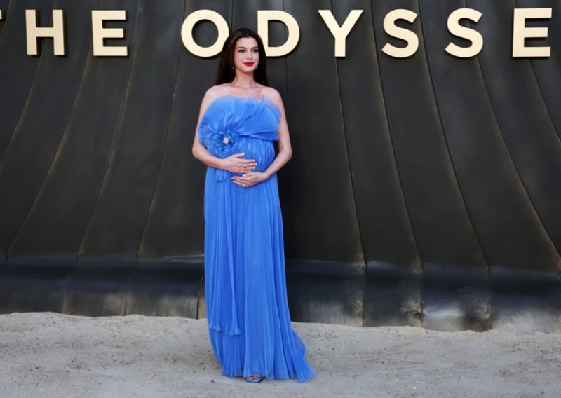 Anne Hathaway otkrila kako je pronašla raskošnu Diorovu haljinu