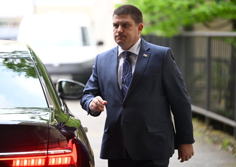 Butković Miletiću odgovorio preko Padre Pija: 'Ja te volim takvog kakav jesi'