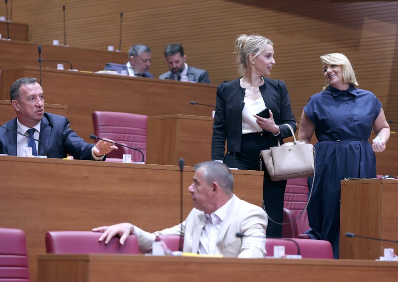 U Saboru o inflaciji, ali i Thompsonovim pjesmama: 'Skrivaju trulež u vlastitim redovima'
