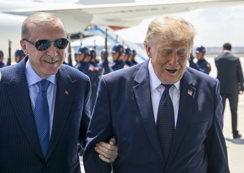 Trump na samitu NATO-a: 'Nikad nisam vidio ništa slično'