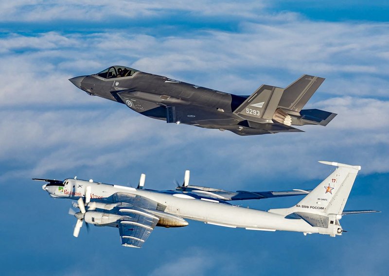 Ruski ‘Medvjed’ kružio oko britanskog nosača: Hitno dignuti F-35