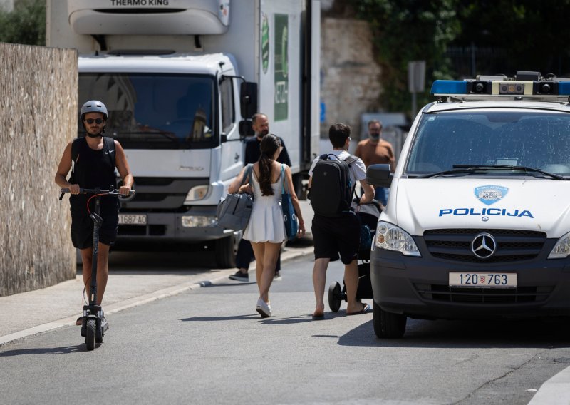 Splitska policija u akciji: Oduzeli čak devet električnih romobila
