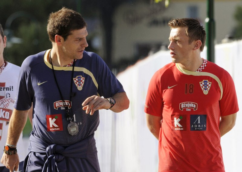Tko treba biti novi izbornik - Slaven Bilić ili Ivica Olić?