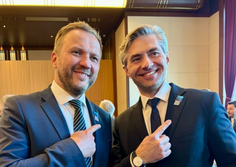 Novi detalj sa samita NATO-a privukao pažnju: Neki čelnici hvale se posebnim bedževima