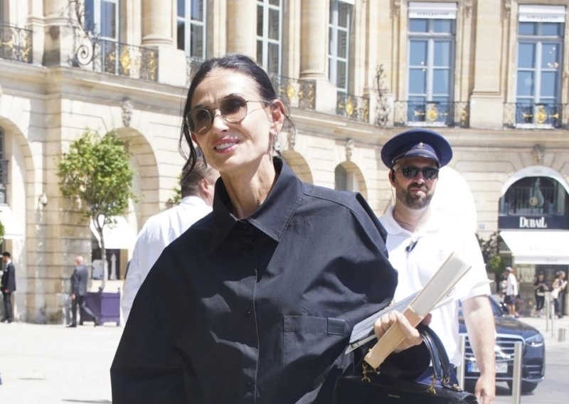 Demi Moore u izdanju koje će se dugo pamtiti: Ovakav stil prkosi godinama
