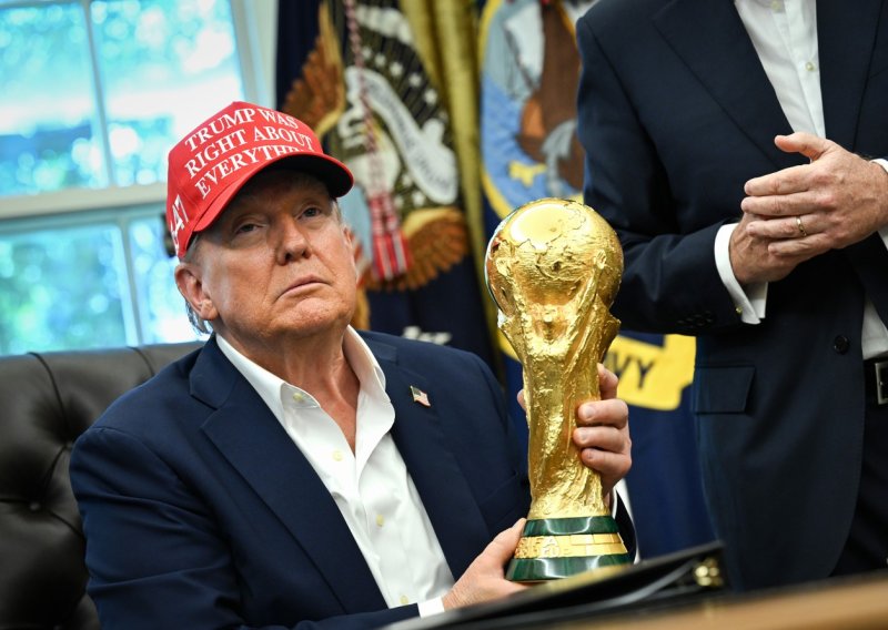 Nitko ne želi naljutiti Trumpa: Na samitu NATO-a jedna je tema bila zabranjena