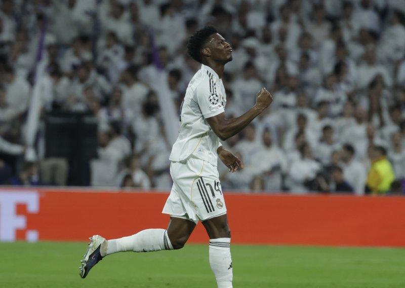 Važne vijesti za Real Madrid: Tražena zvijezda ostaje u klubu
