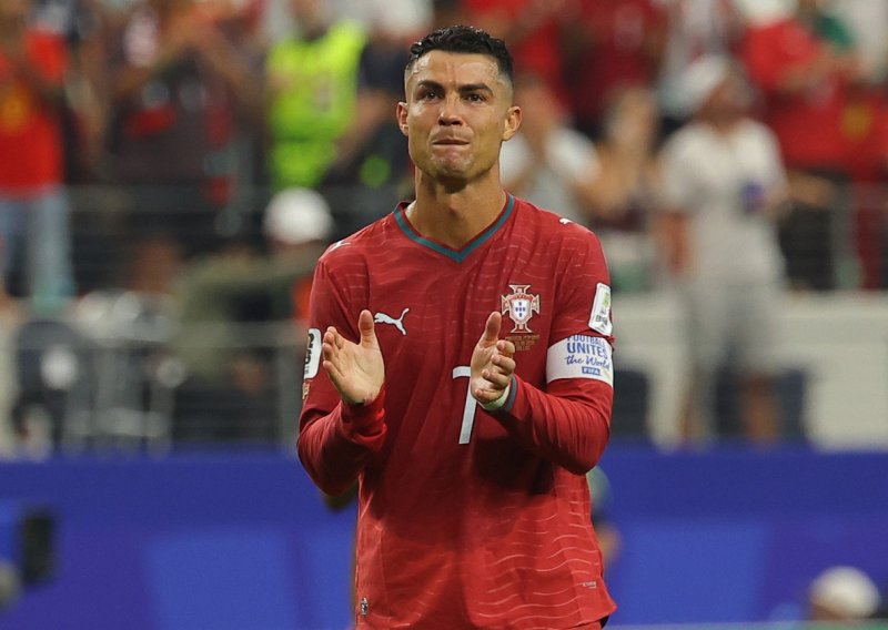 Kamere snimile što je Ronaldo napravio prije ulaska u privatni avion
