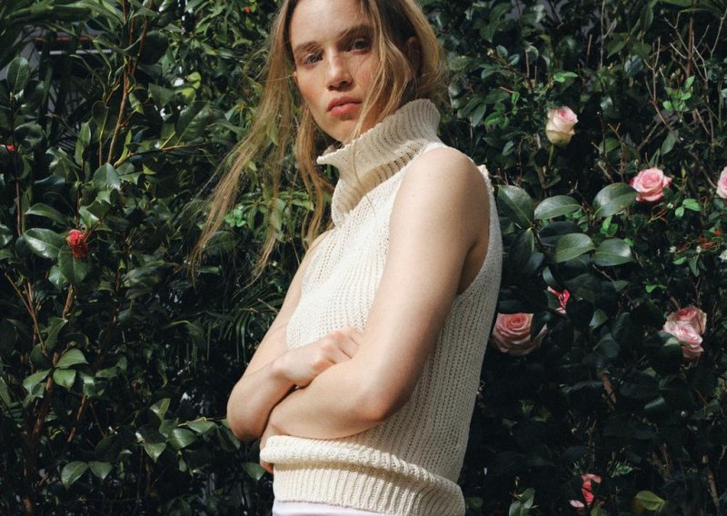 Zara ima suknju koja običnu bijelu majicu pretvara u odličan look, a sad je i na sniženju