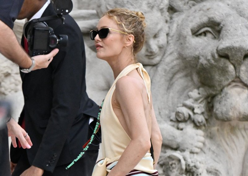 Boho chic na pariški način: Vanessa Paradis pokazala kako nositi najveći ljetni trend