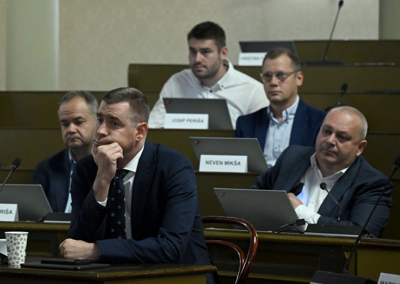 Zagrebačka oporba: 'Love ima koliko hoćeš, samo nema tko bi znao upravljati tim novcem'
