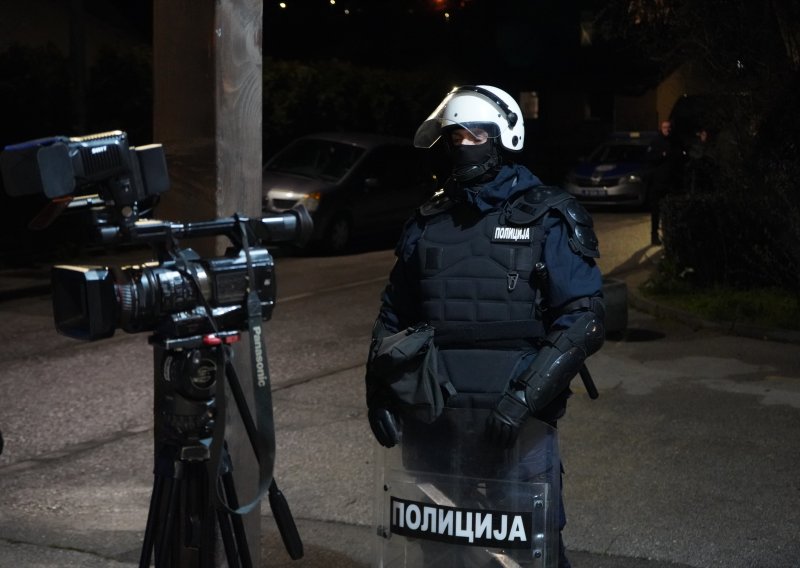 Nijemci pišu: Srpska policija na granici s Mađarskom uhitila ruske agente i spriječila napad?