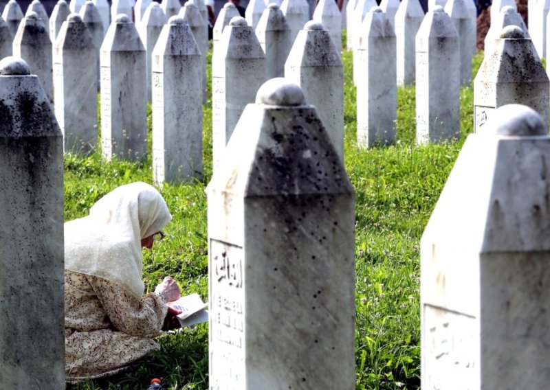 Bivši ministar obrane iz Nizozemske nakon 31 godine: Srebrenica se mogla izbjeći