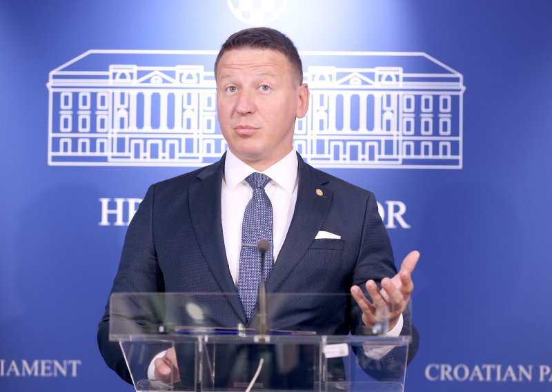 Zurovec prozvao Možemo za političku indoktrinaciju djece, nije poštedio ni pravobraniteljicu