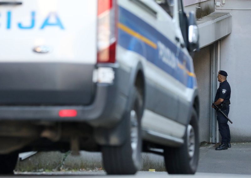 Dileri droge uhićeni s gomilom oružja: Policiju brinu mogući obračuni