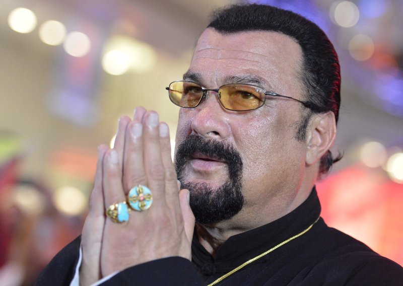 Zen majstor Steven Seagal je lice najnovije kriptovalute