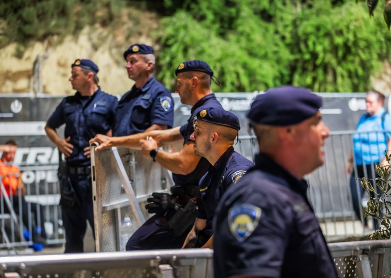 Policija prekršajno prijavila 82 ljudi zbog posjedovanja droge na Ultri