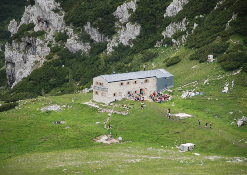 VIDEO Hrvatskog planinara u Sloveniji ugrizla zmija, dignut helikopter