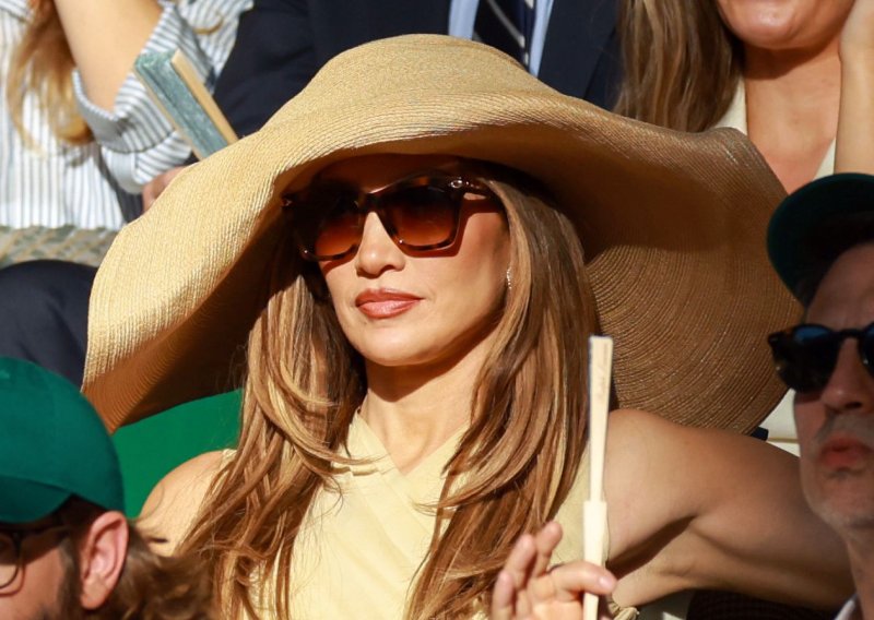 Glamurozna J. Lo: Za finalni dan Wimbledona oduševila od glave do pete u Ralph Laurenu