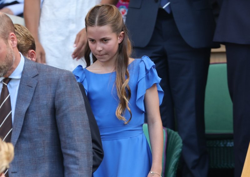 Princeza Charlotte sve više nalikuje majci: Sve je oduševila u elegantnoj haljini na Wimbledonu