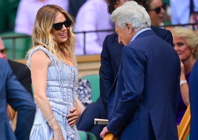 Nitko ne nosi boho chic kao Sienna Miller: Prugasta haljina laskala je njezinoj vitkoj figuri