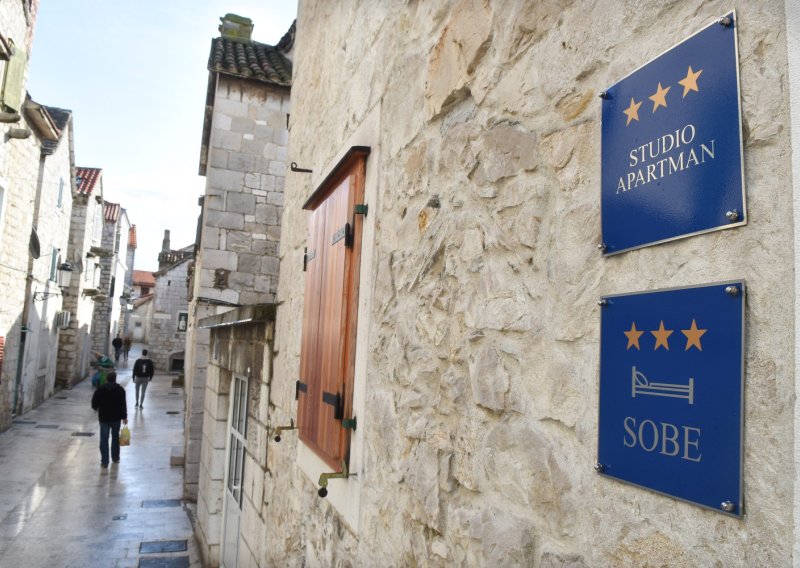 Plaćaš 120 eura, a dočeka te pola korištene spužve: Gosti otkrili što su zatekli u apartmanima u Hrvatskoj
