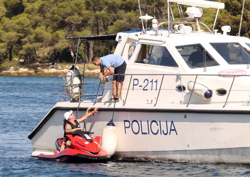 Pomorska policija kod Pule kaznila 11 osoba zbog nedozvoljenog glisiranja