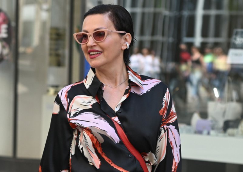 Nina Badrić nasmijala objavom s odmora: Otkrila tko je pravi 'gazda' u kući na Hvaru