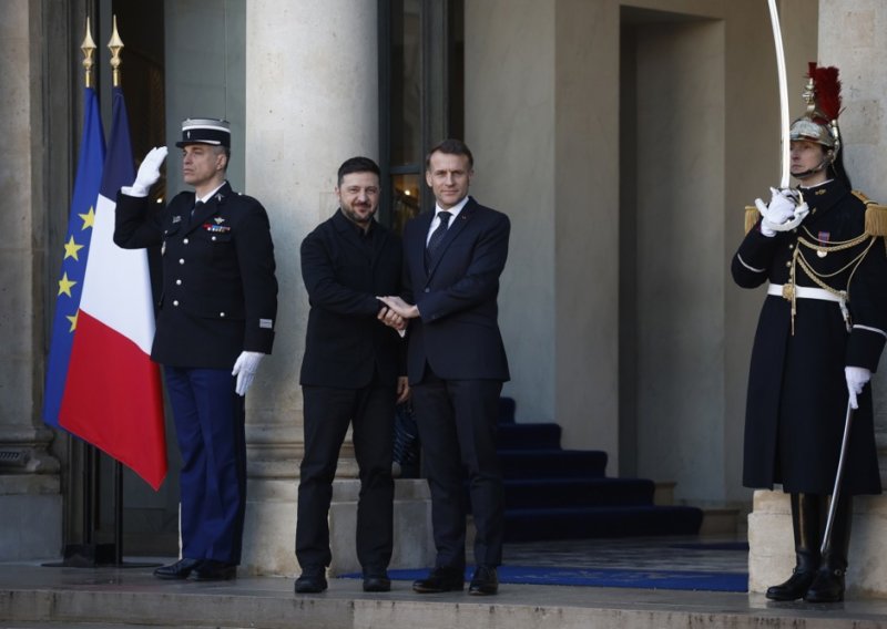 Macron: Kijev će proizvoditi francuske projektile, naručio je zrakoplove Rafale