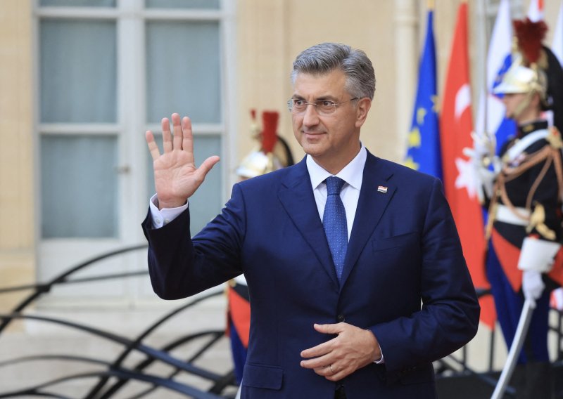Plenković iz Pariza opleo po Milanoviću: 'Njegove sljedbe šire poluprovincijalni pogled'