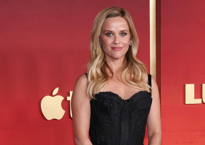 Elegancija s greškom? Reese Witherspoon na crvenom tepihu u haljini koja zbunjuje