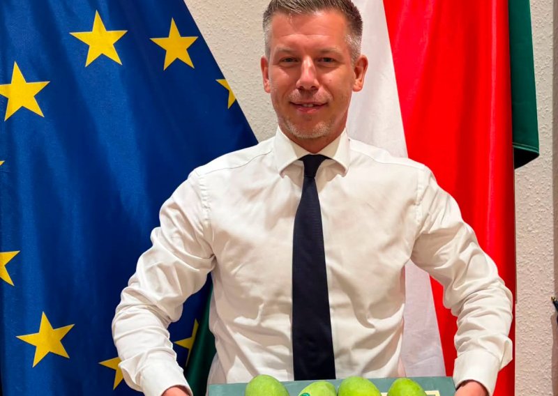 Magyar oduševljen poklonom pakistanskog premijera: 'Ne poklanjaju svi revolvere'