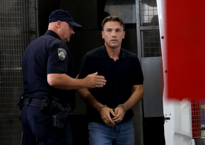 Stigle fotke: Dario Šimić u lisicama doveden u USKOK