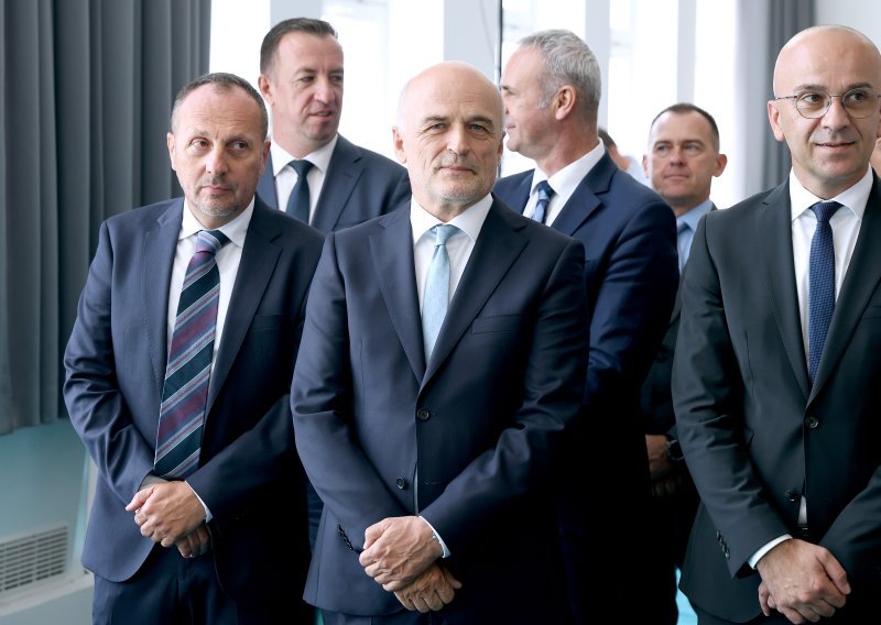 Pred Jandrokovićem prisegnuli potpredsjednici DIP-a: 'Savjesno i nepristrano'