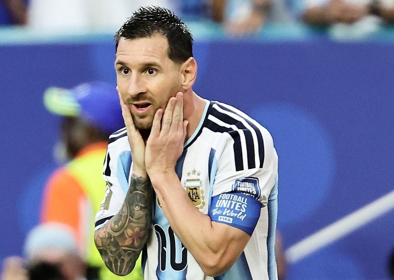 U Argentini zavladala panika prije Engleske: Navijači strahuju jer je Leo Messi propustio trening
