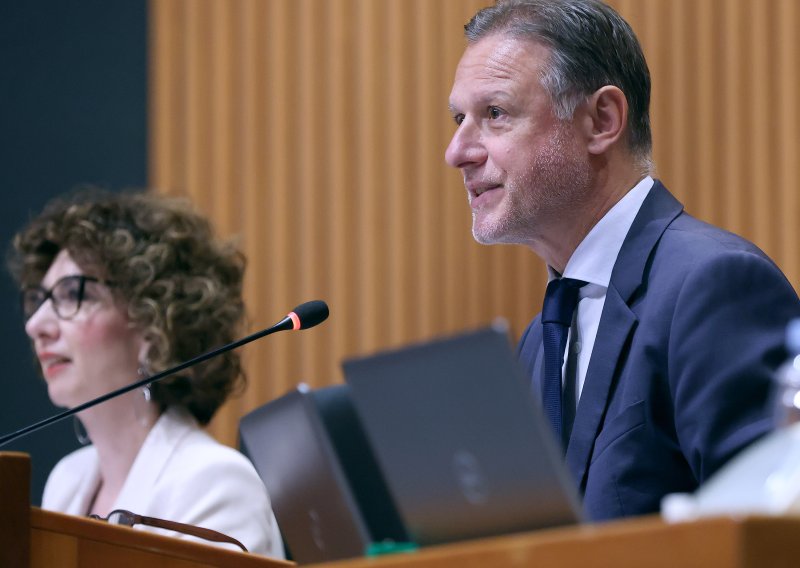 Jandroković: Zastupnici su samo na povrede Poslovnika potrošili više od dva dana