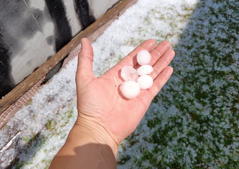 Pogledajte posljedice strašnog nevremena u Lici i Gorskom kotaru