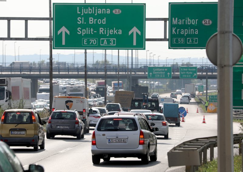 Pripremite živce: Kilometarska kolona na autocesti prema Zagrebu, nesreća na A6