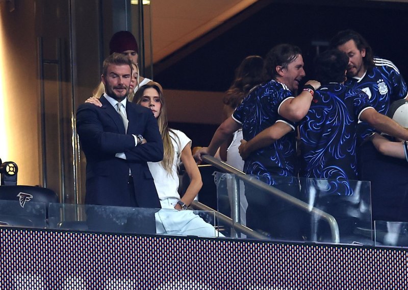 FOTO Dok su navijači Argentine slavili pobjedu, Victoria Beckham tješila tužnog Davida