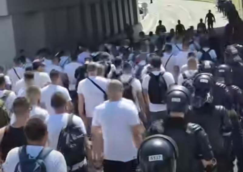 Pogledajte kako je slovačka policija dočekala Torcidu u Žilini