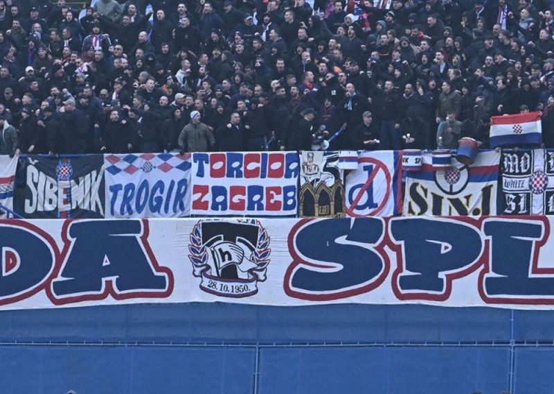 Torcida na tribinu vratila transparent koji je nestao nakon velike navijačke afere