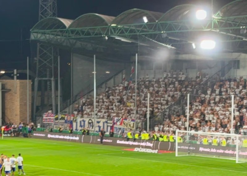 Pogledajte kako je Torcida dočekala igrače Hajduka nakon poraza i poslušajte što je skandirala