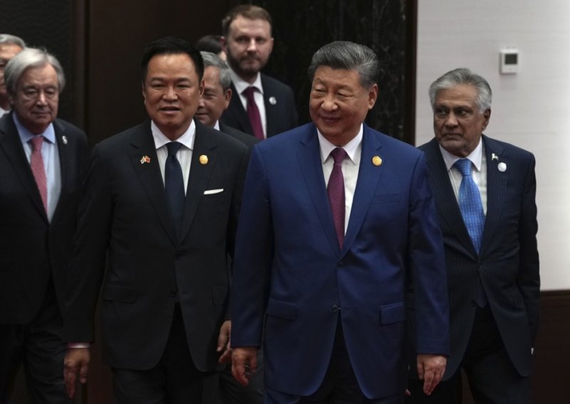Xi najavio Kinu kao predvodnika: Stiže novi globalni poredak umjetne inteligencije