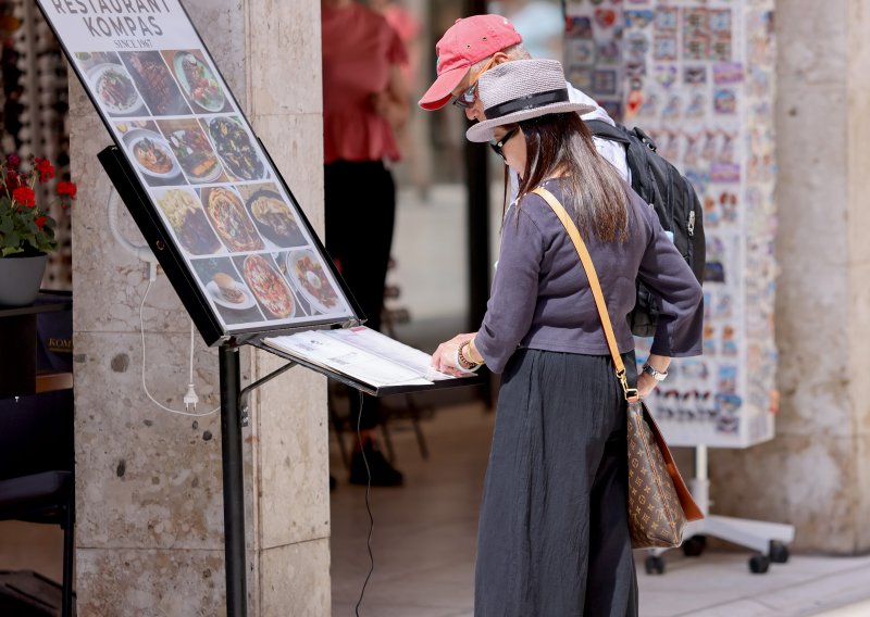 Podbacuje li turistička sezona u Zadru? Reportaža s terena otkrila stvarno stanje