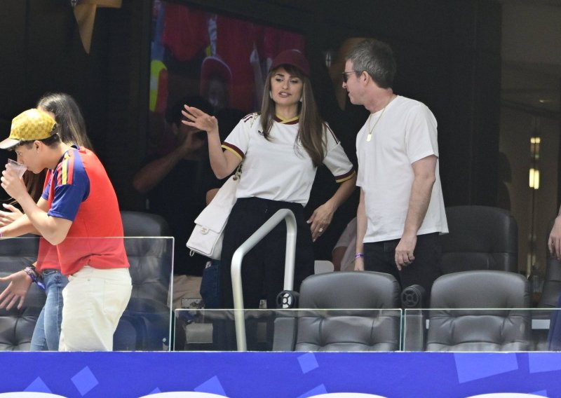 Ovo su možda najružnije tenisice koje ste ikad vidjeli: Penelope Cruz odabrala omraženi model cipela
