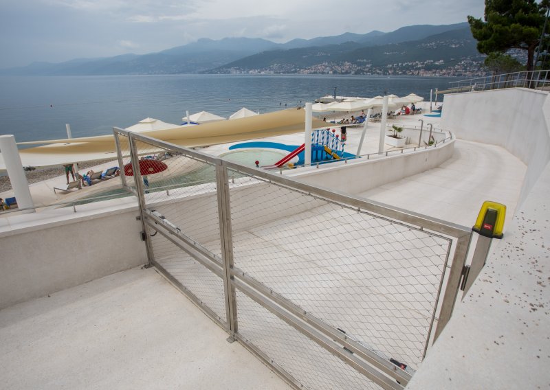 DORH potvrdio: Provode se izvidi u vezi s plažom kod hotela Hilton u Rijeci