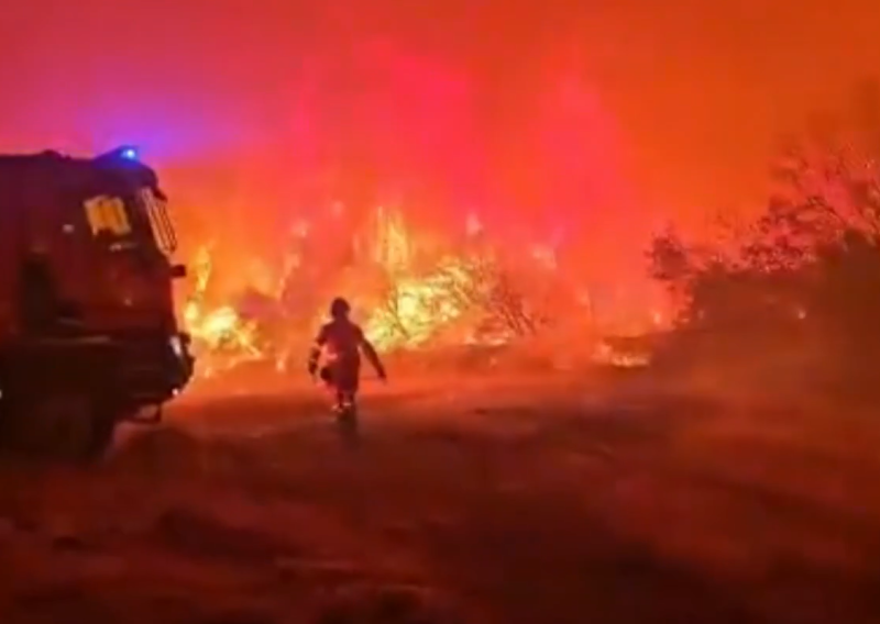VIDEO Pakao u Španjolskoj: Vatra progutala 12.000 hektara, više od tisuću ljudi evakuirano