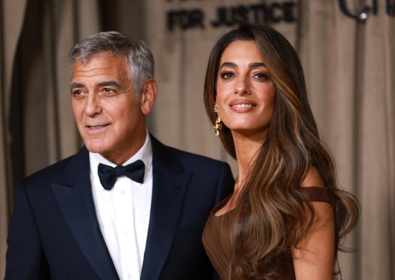 Mediteranski glamur: Amal Clooney u retro outfitu pokazala da se brušena koža može nositi i ljeti
