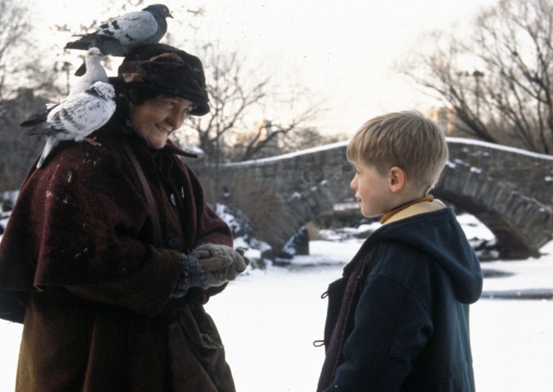 Preminula Brenda Fricker: Kultna 'žena s golubovima' iz filma 'Sam u kući 2' i prva Irkinja s Oscarom